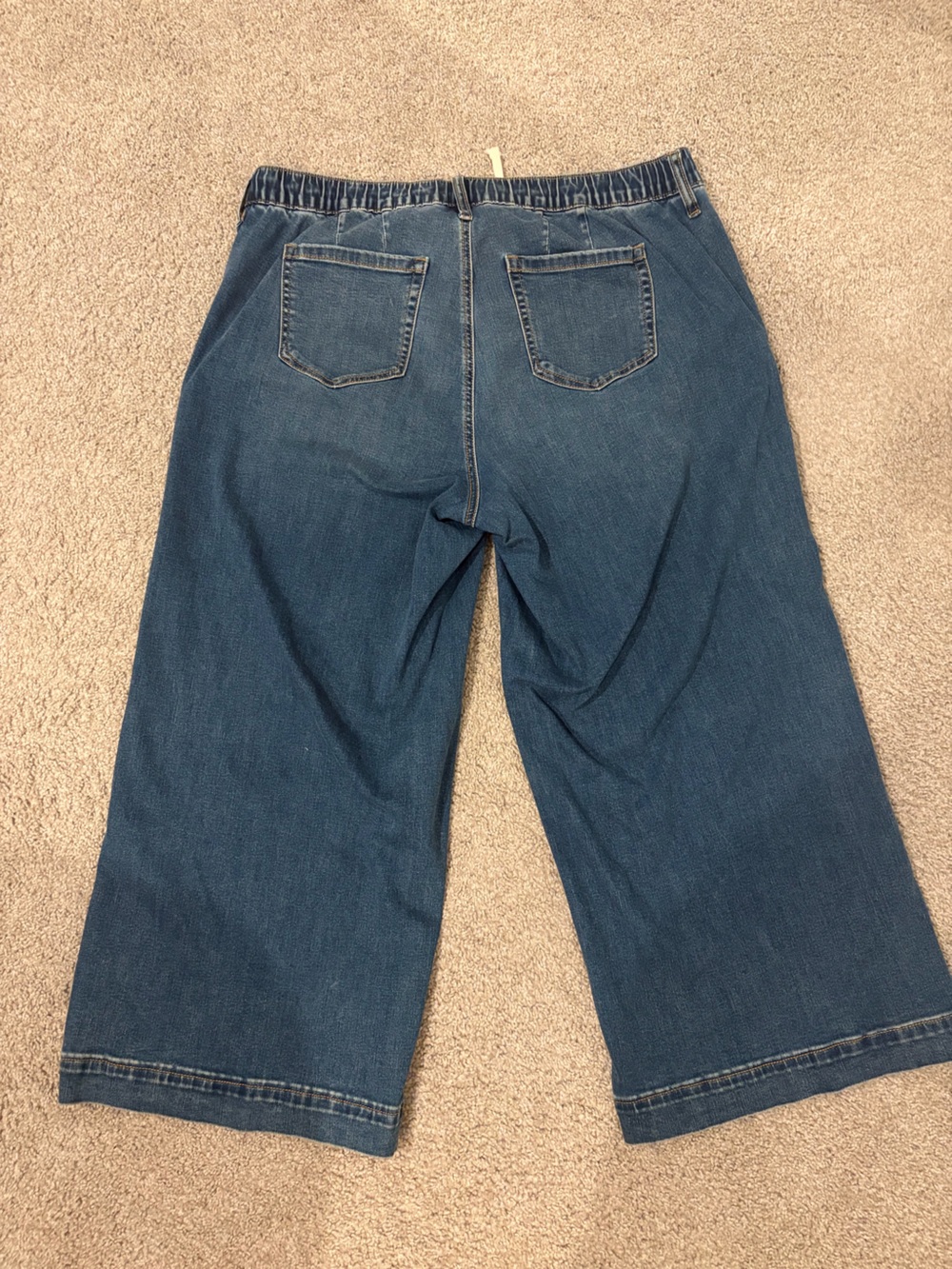 torrid Midwash Blue Wide-Leg Cropped Jeans - Picture 2 of 2